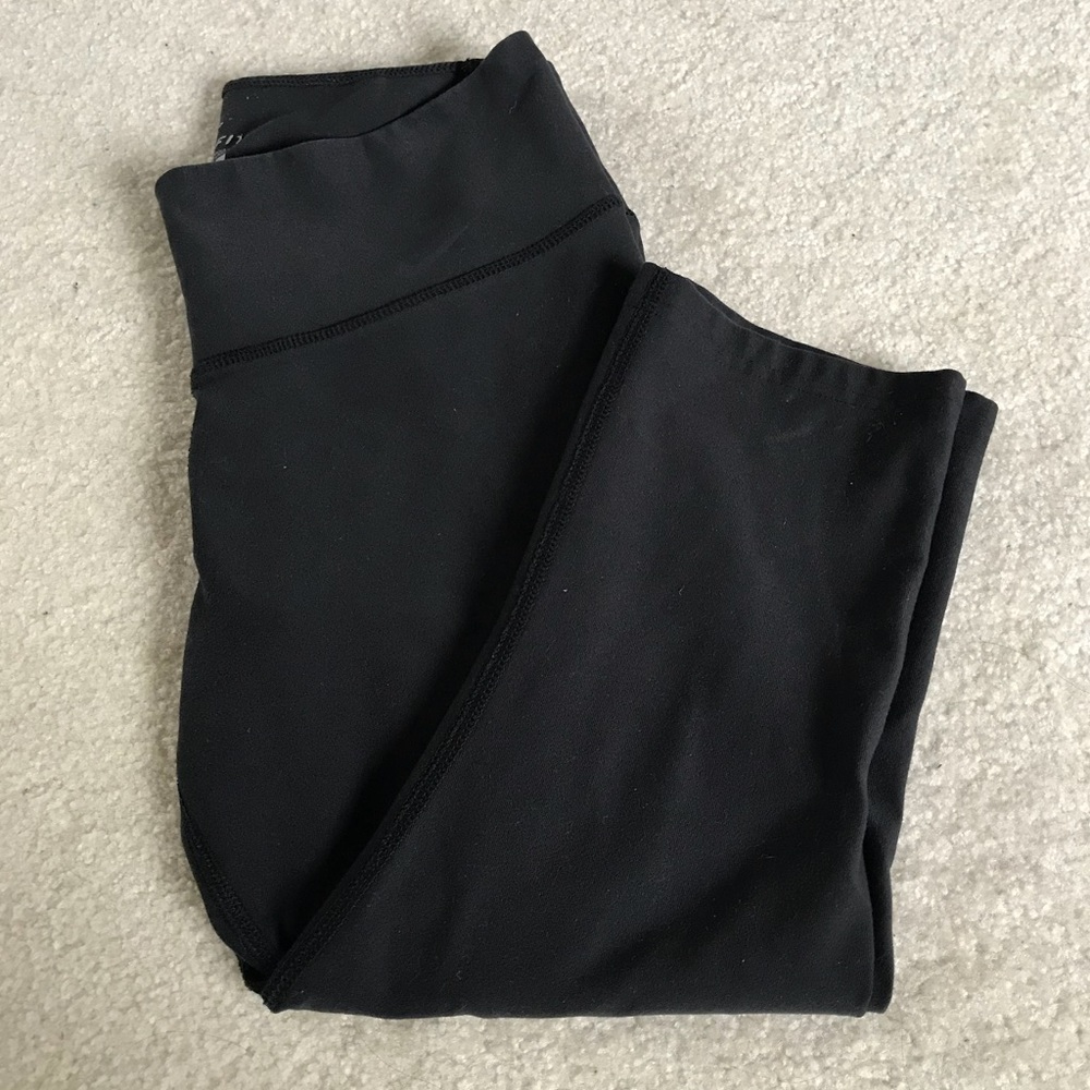 Cropped Nike workout pants, fits like a S